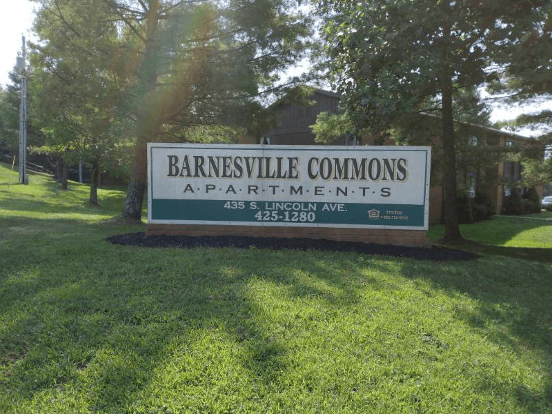 Barnesville Apartment: 435 S Lincoln Ave
