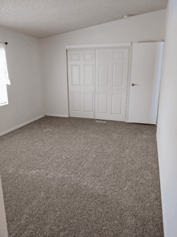 Hesperia House: 19018 Westlawn Street