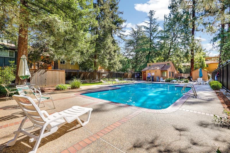 Davis Townhome: 2035 Alta Loma St