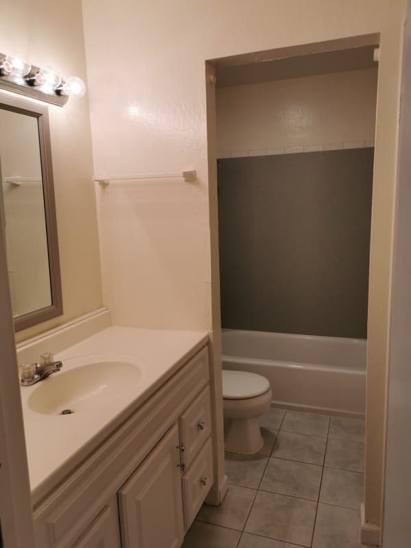Davis Townhome: 2035 Alta Loma St