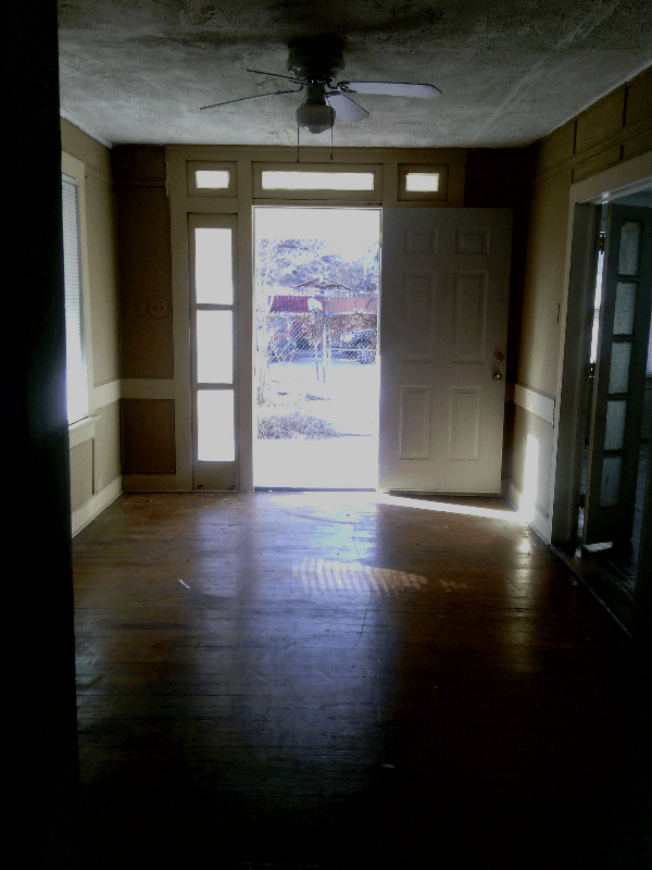 San Antonio House: 110 Dowdy St