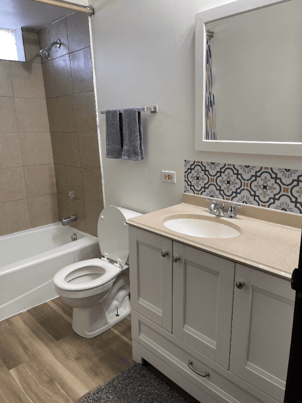 Darien Apartment: 7718 Wildwood Ct