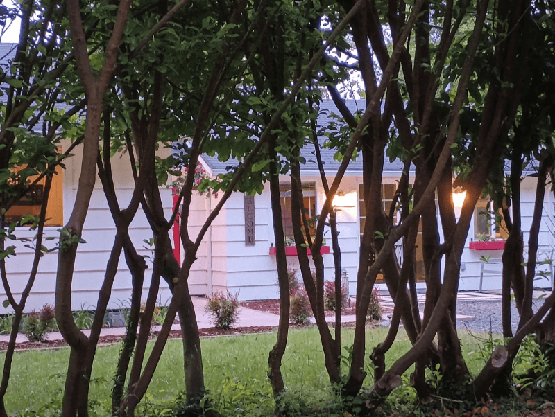 Westport House: 711 N 3rd St