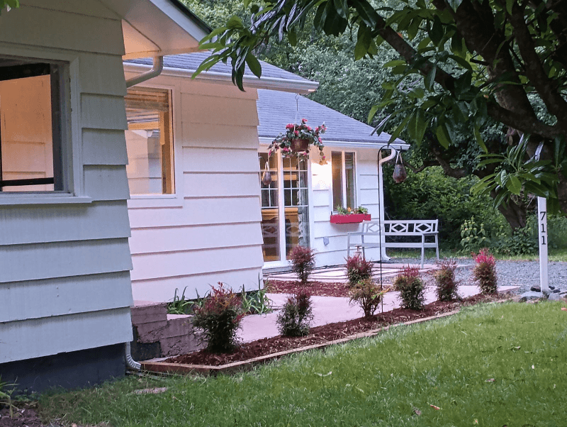 Westport House: 711 N 3rd St