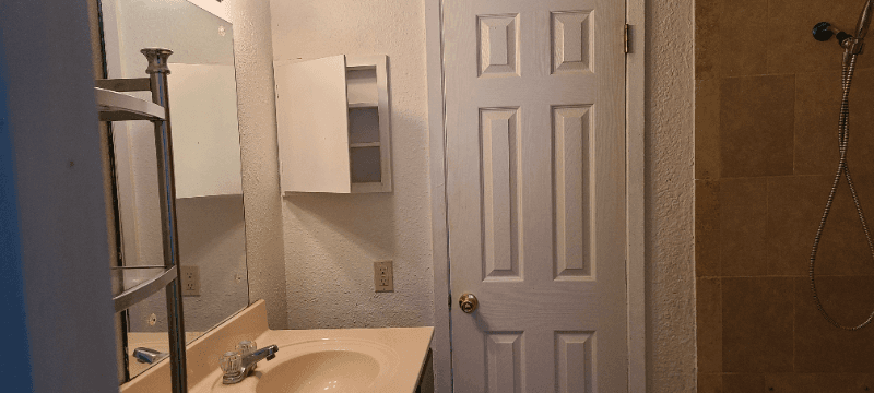 Bryan Apartment: 1102 Verde Dr. Bryan, TX 77801