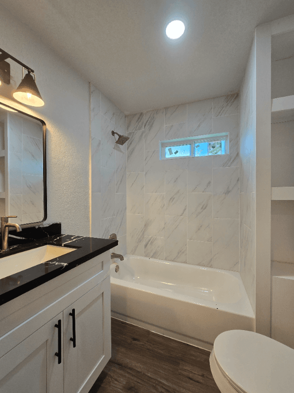 Flatonia House: 607 E 12th ST