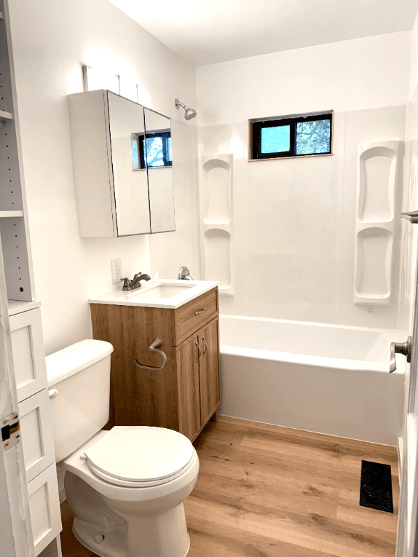 Renton House: 2205 NE 8th St