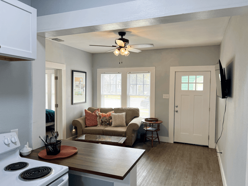 San Antonio Townhome: 715 W Hollywood