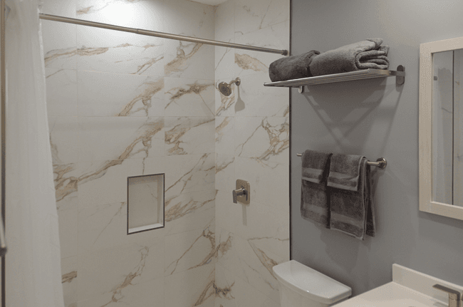 Woodland Hills Apartment: 22056 De La Guerra St