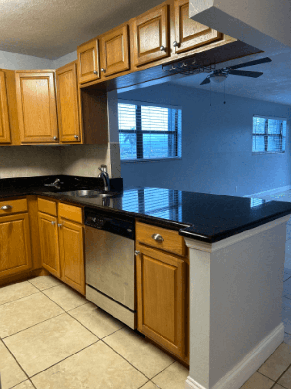 Fort Pierce Apartment: 701 N Indian River Dr