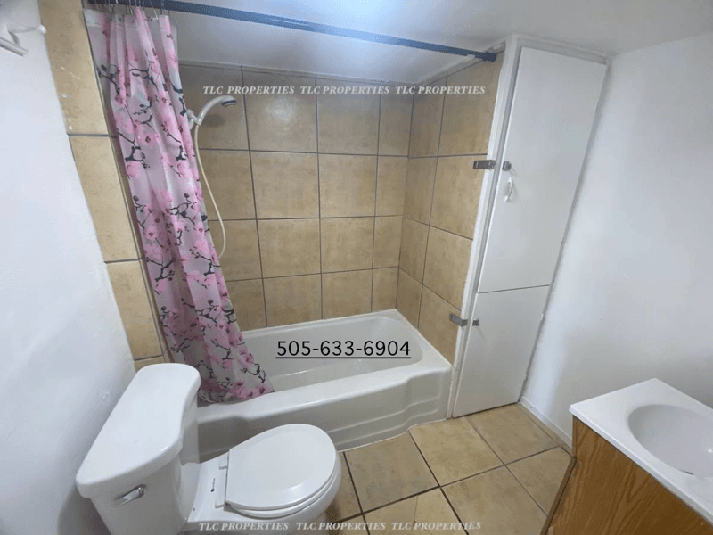 Albuquerque Apartment: Louisiana Blvd NE