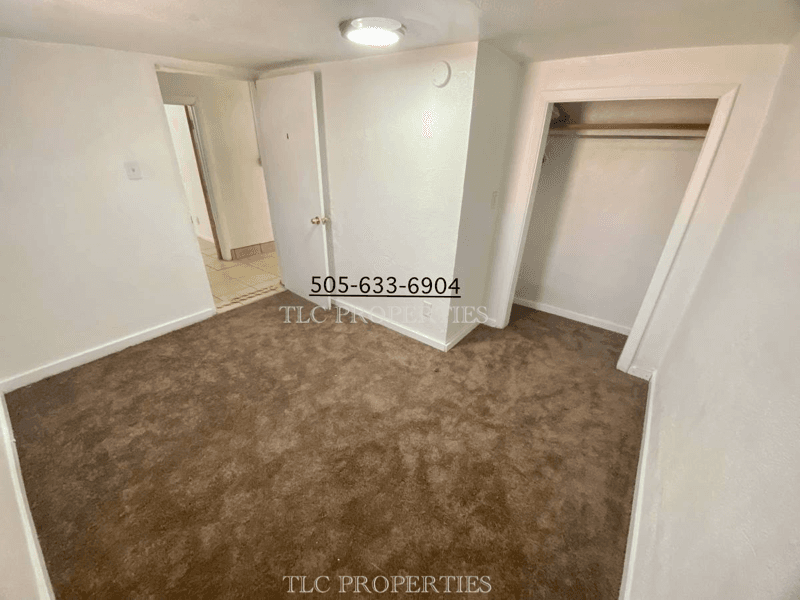 Albuquerque Apartment: Louisiana Blvd NE