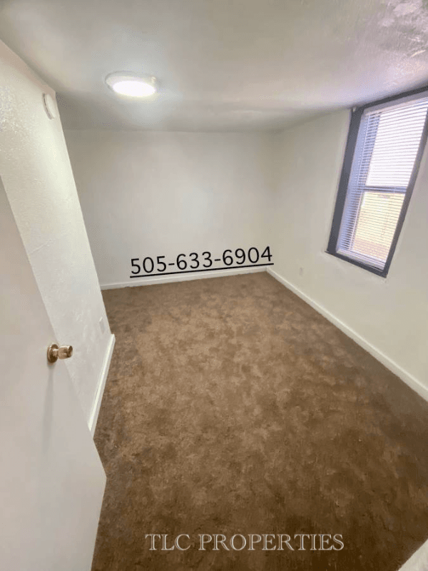 Albuquerque Apartment: Louisiana Blvd NE