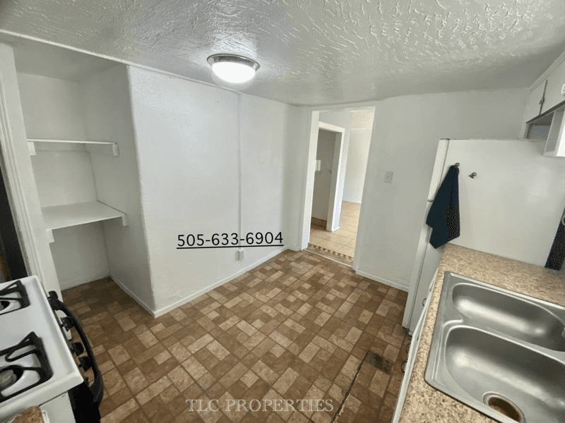 Albuquerque Apartment: Louisiana Blvd NE