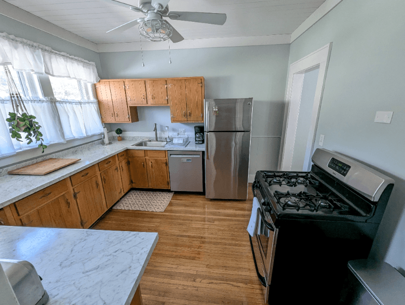 Utica House: 1800 Storrs Ave