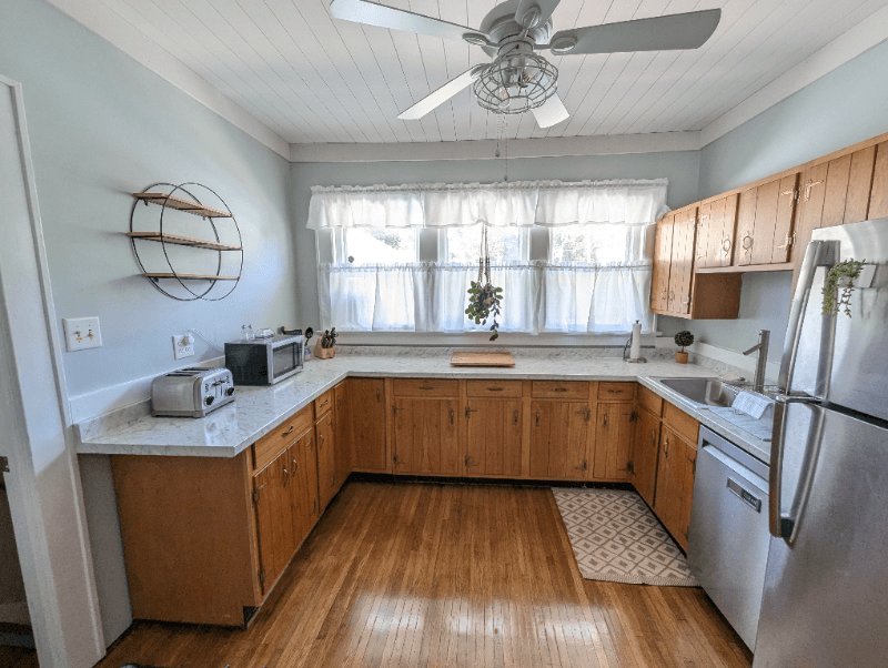 Utica House: 1800 Storrs Ave