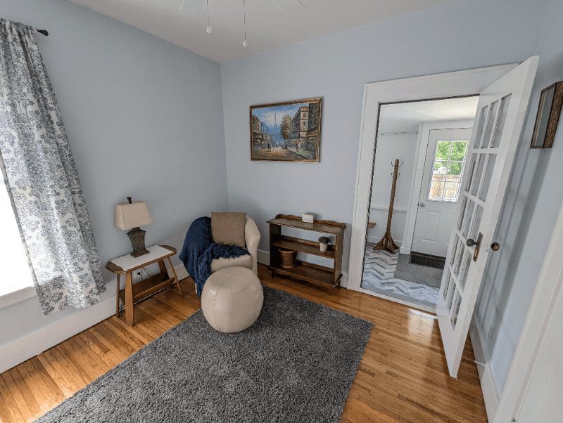 Utica House: 1800 Storrs Ave