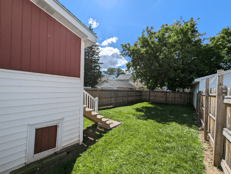 Utica House: 1800 Storrs Ave