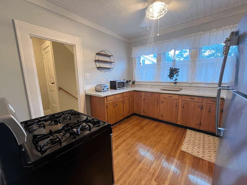 Utica House: 1800 Storrs Ave