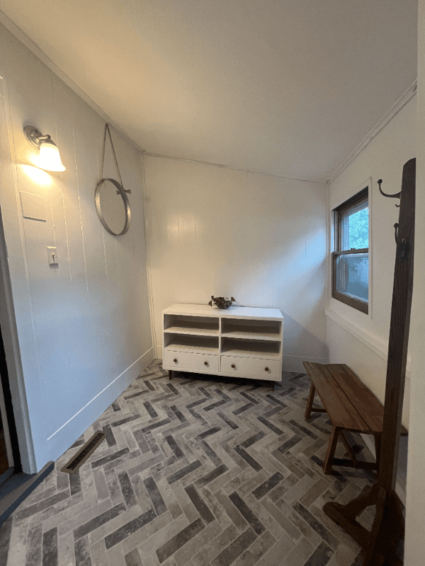 Utica House: 1800 Storrs Ave