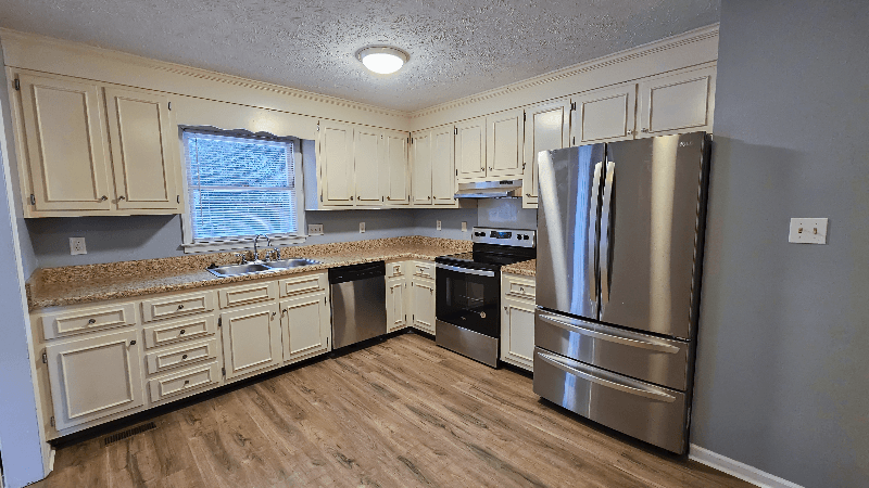 Fayetteville House: 6959 Wadsworth Pl