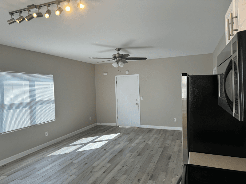 Paw Paw Apartment: 351 Chicago Rd