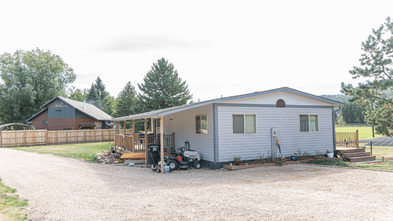 Hill City House: 459 Major Lake Dr
