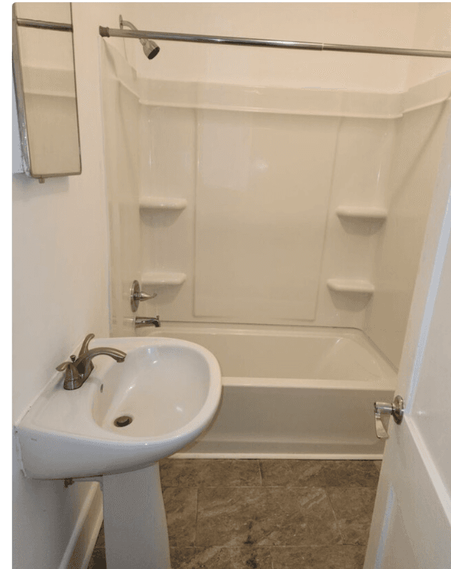 Henderson House: 528 Hickory street