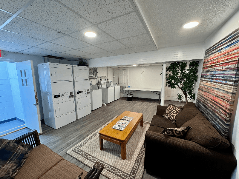 Rapid City Apartment: 102 N Maple Ave