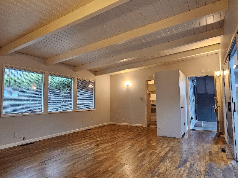 Newport Multiplex: 517 NE 8th St