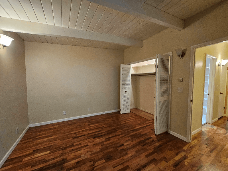 Newport Multiplex: 517 NE 8th St