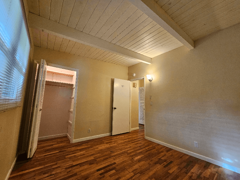 Newport Multiplex: 517 NE 8th St