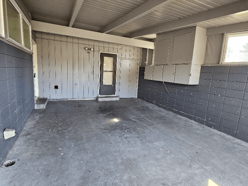 Newport Multiplex: 517 NE 8th St