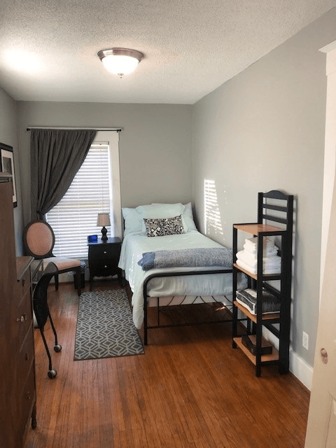Danville Single Room: 419 N Gilbert St.