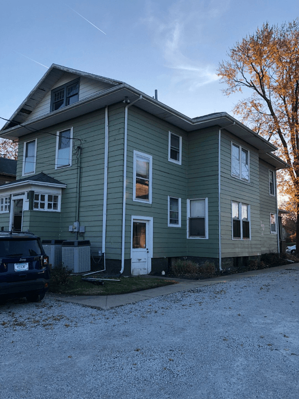 Danville Single Room: 419 N Gilbert St.