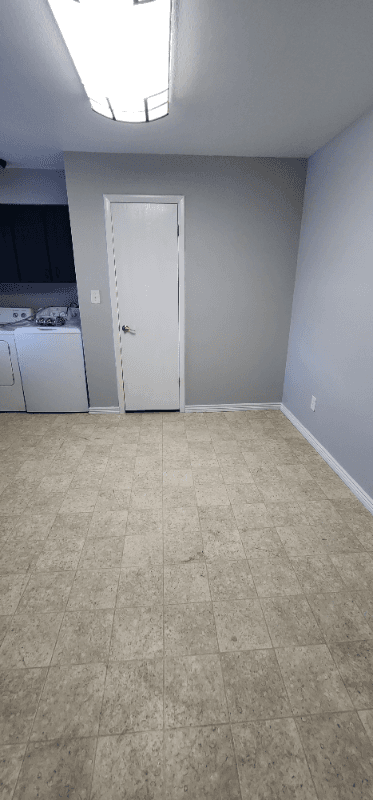 Gillette House: 300 Cottonwood Ln