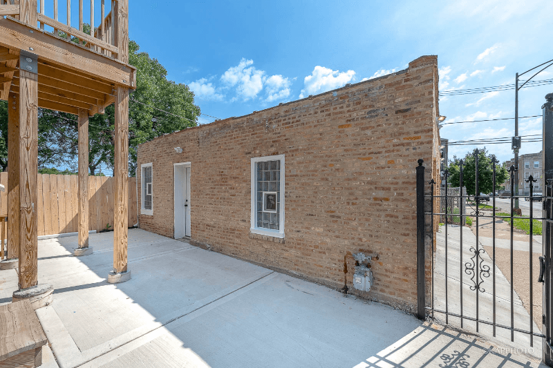 CHICAGO Multiplex: 5855 S INDIANA AVE