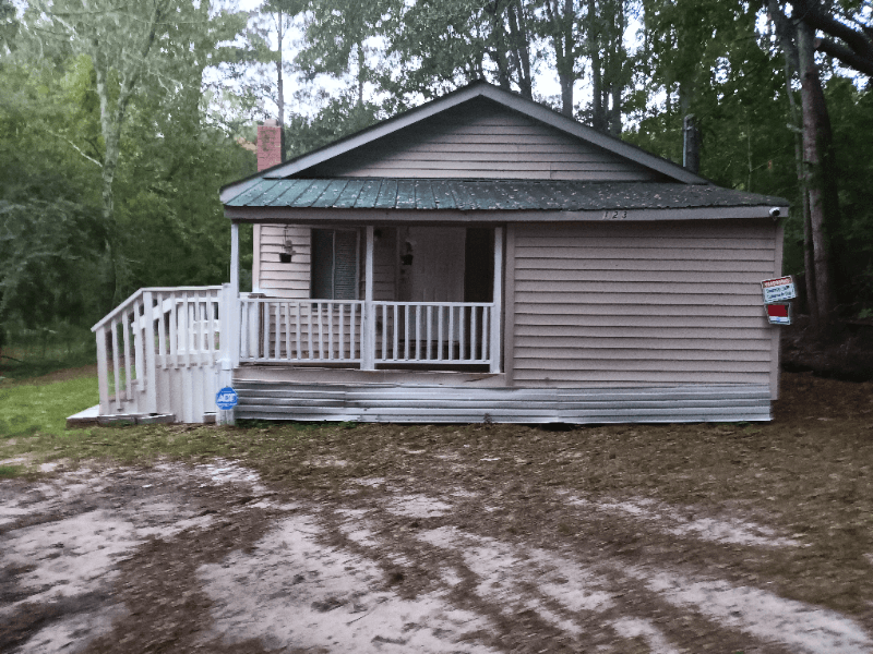 ridgeville House: 123 lucille rd