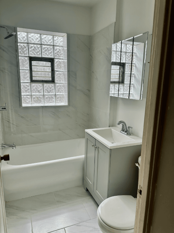 Chicago Apartment: 5033 N Harding