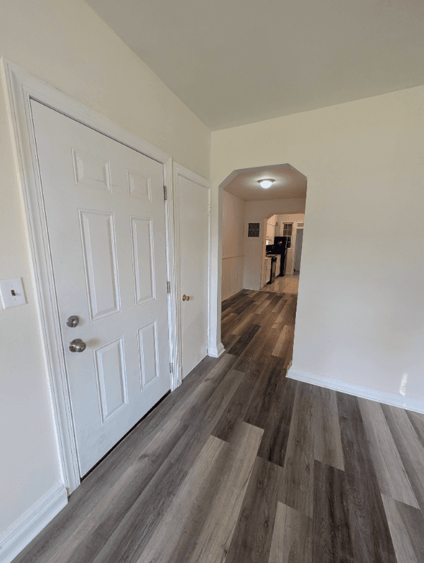 Hyattsville Apartment: 4112 Queensbury Rd