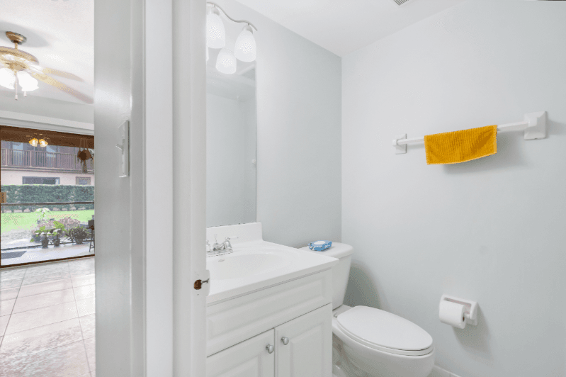 Davie Townhome: 3 Laredo Pl