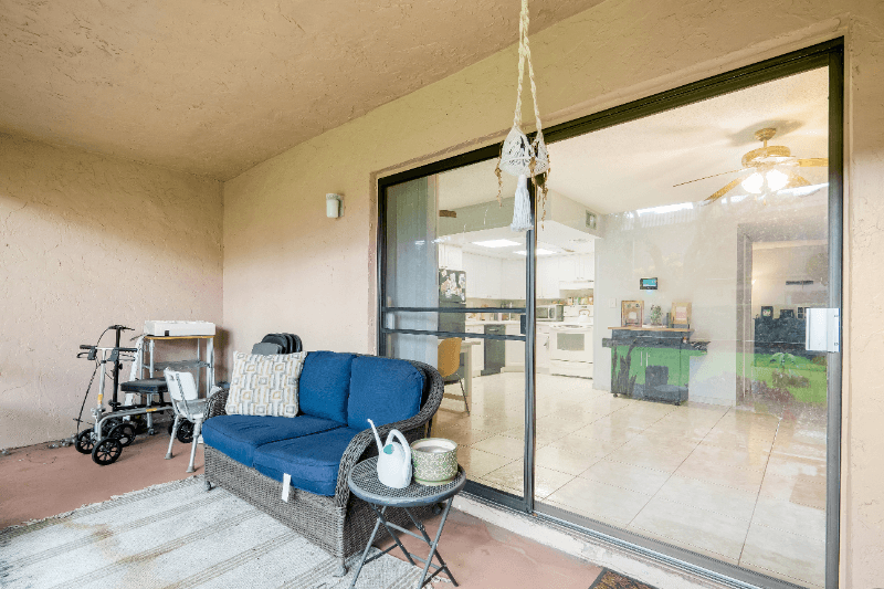 Davie Townhome: 3 Laredo Pl