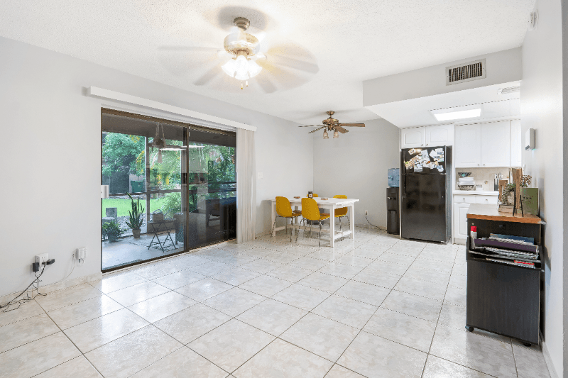 Davie Townhome: 3 Laredo Pl