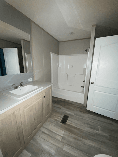 Madison House: 1000 Pine Tree Cir