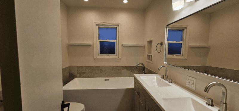 Winnetka Single Room: 6609 Winnetka Ave.