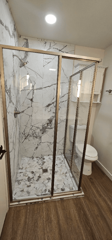 Winnetka Single Room: 6609 Winnetka Ave.