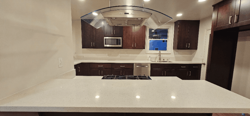 Winnetka Single Room: 6609 Winnetka Ave.