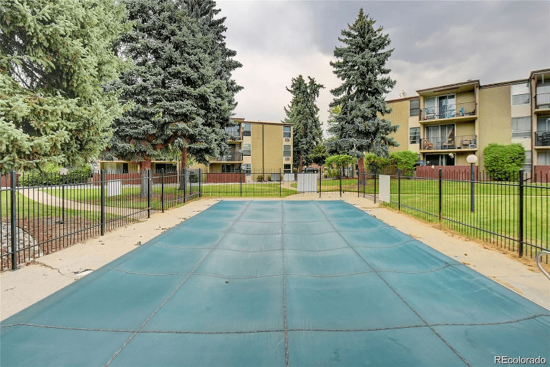 Aurora Condo: 2281 s Vaughn way