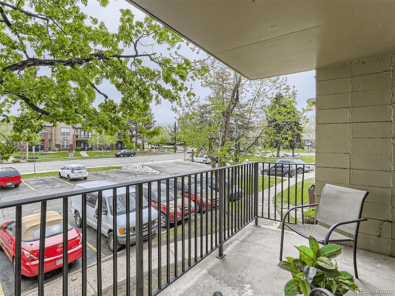 Aurora Condo: 2281 s Vaughn way