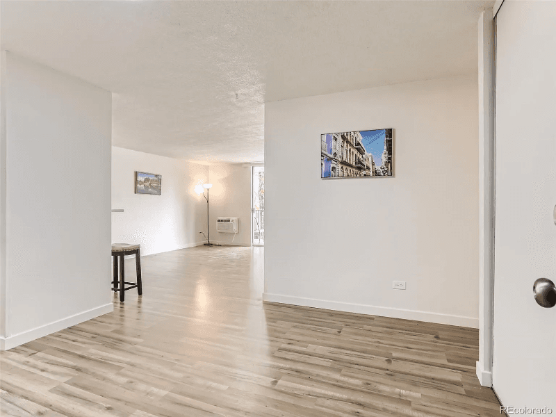 Aurora Condo: 2281 s Vaughn way